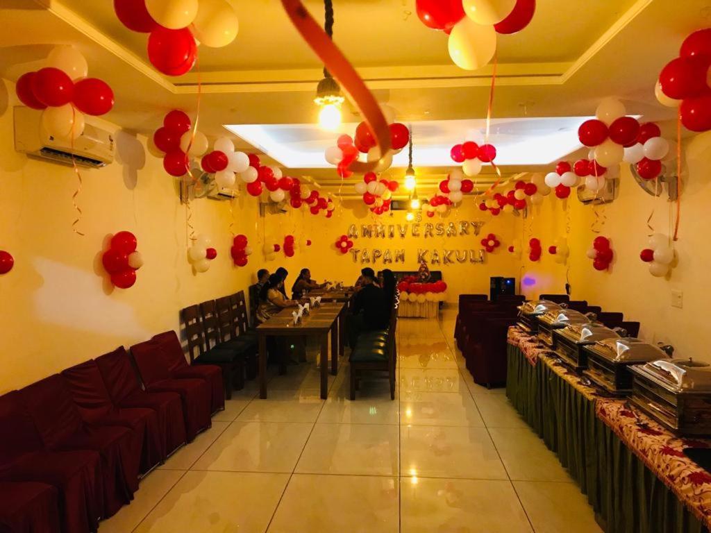 Hotel Wisteria -Main Highway Hotel Zirakpur Exterior photo